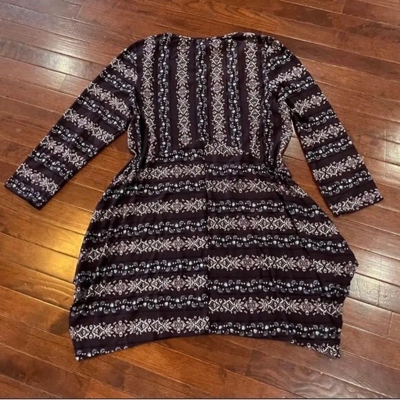 Plum purple and white tunic top size medium - Picture 4 of 5